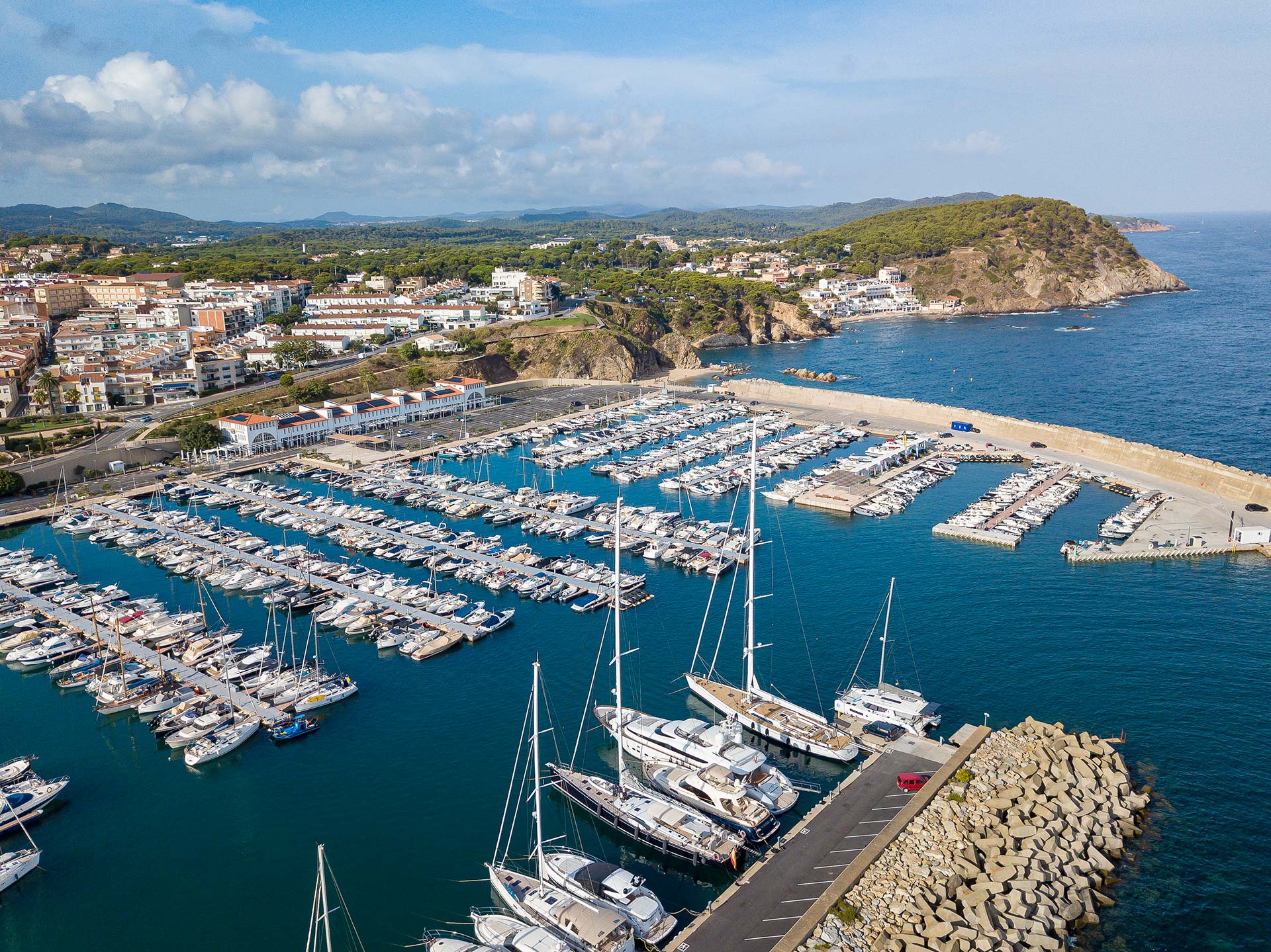 Foto aérea del puerto deportivo Marina de Palamós